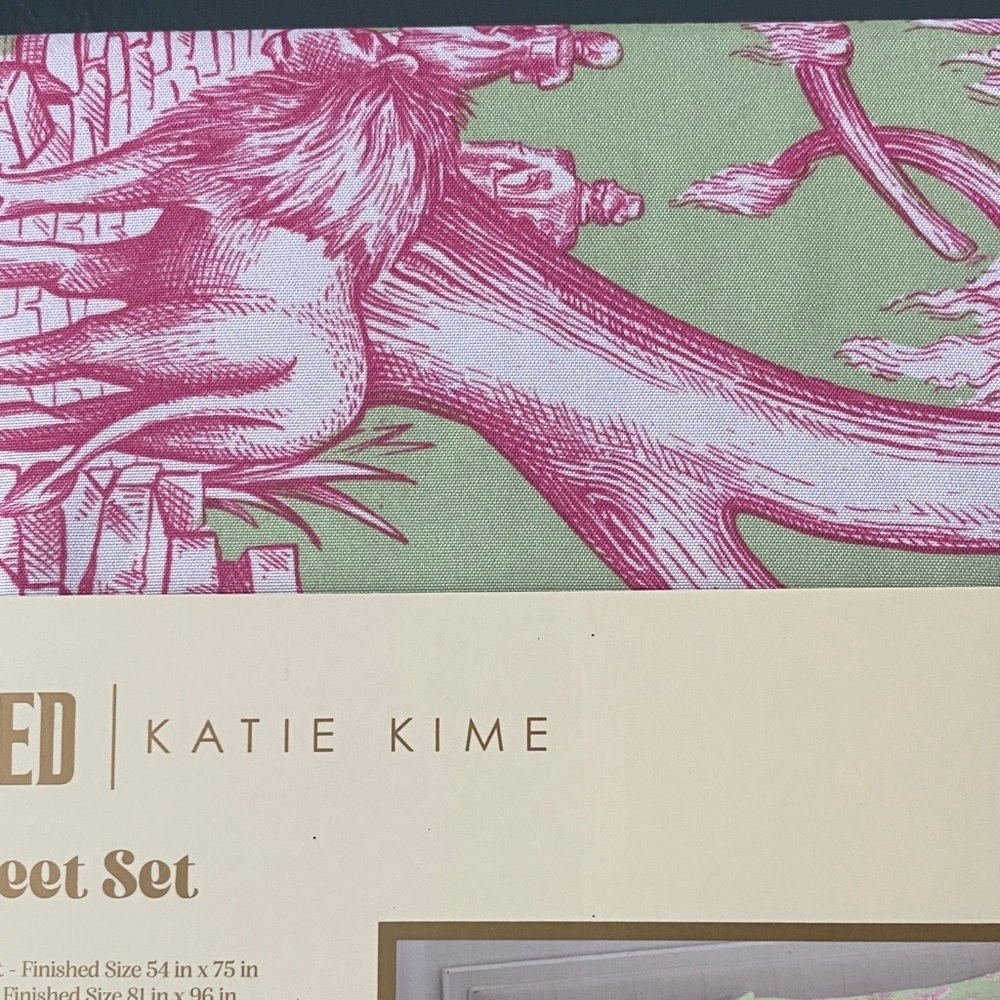 Wicked Full Sheet Set - Green and Pink - Picture 3 of 3